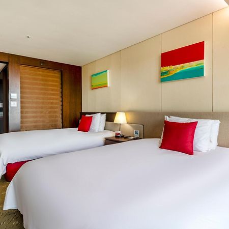 Hotel Ramada By Wyndham Jeju Hamdeok Exterior foto